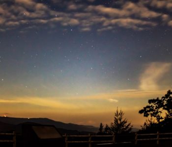 2020年10月3日、信州たてしな 白樺高原の夕陽の丘公園から、夜の星空風景1