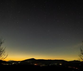 2020年11月13日、信州たてしな 白樺高原の夕陽の丘公園から、夜の星空風景2