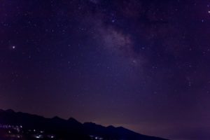 蓼科高原にある女ノ神展望台から見た天の川