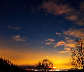 2020年12月31日、信州たてしな 白樺高原の三望台から北東方向、夜の星空風景