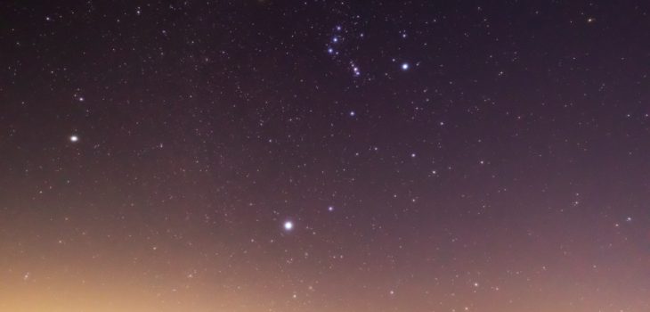 2021年1月20日、信州たてしな 白樺高原の蓼科第二牧場から、夜の星空風景