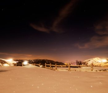 2021年1月25日、信州たてしな 白樺高原の夕陽の丘公園から見た西の空、夜の星空風景。水星の見える夜空。